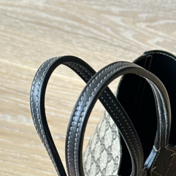 Beautiful Authentic GUCCI Calfskin GG Supreme Monogram REVERSIBLE Tan/Black Tote - Picture 8 of 10